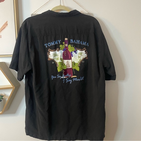 Tommy Bahama Original Fit I Say Merlot Black Short Sleeve Shirt 100% Silk Large - Picture 2 of 6